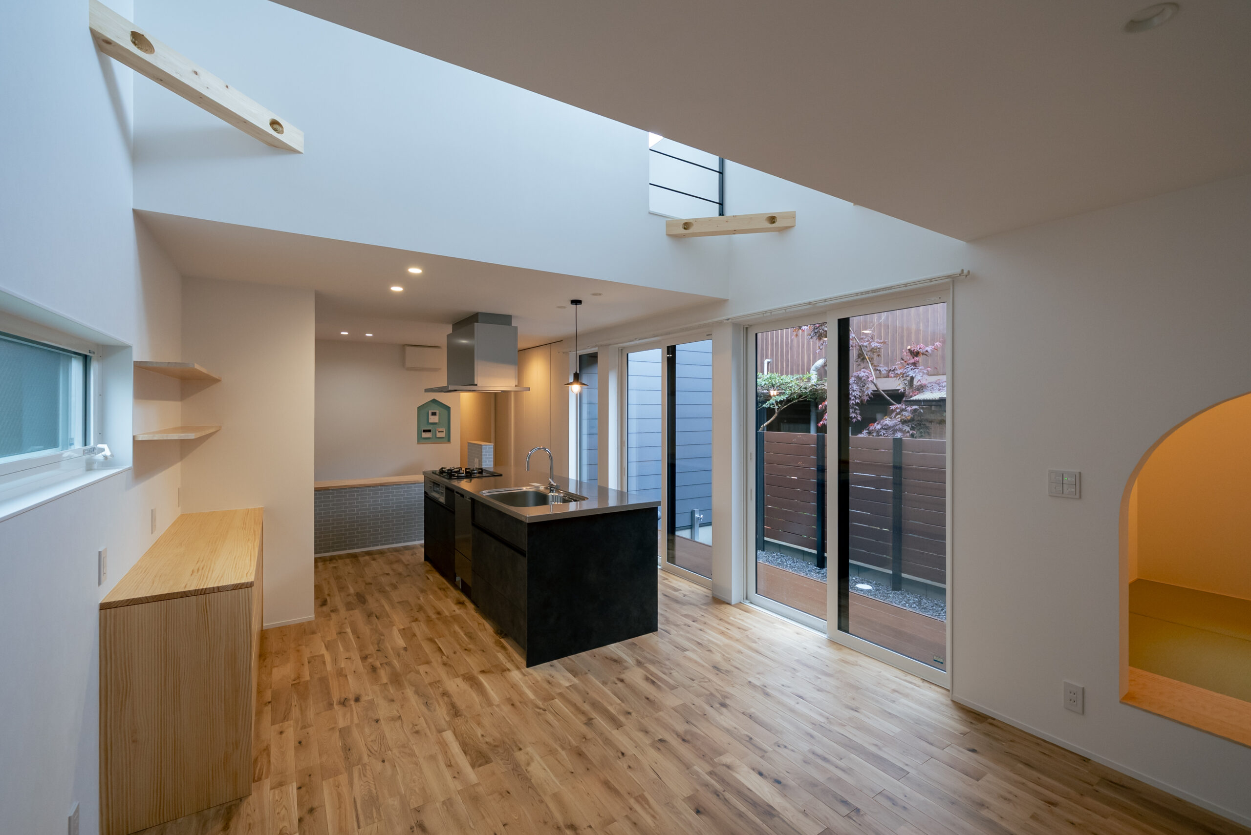 ウッドデッキとつながるLDK