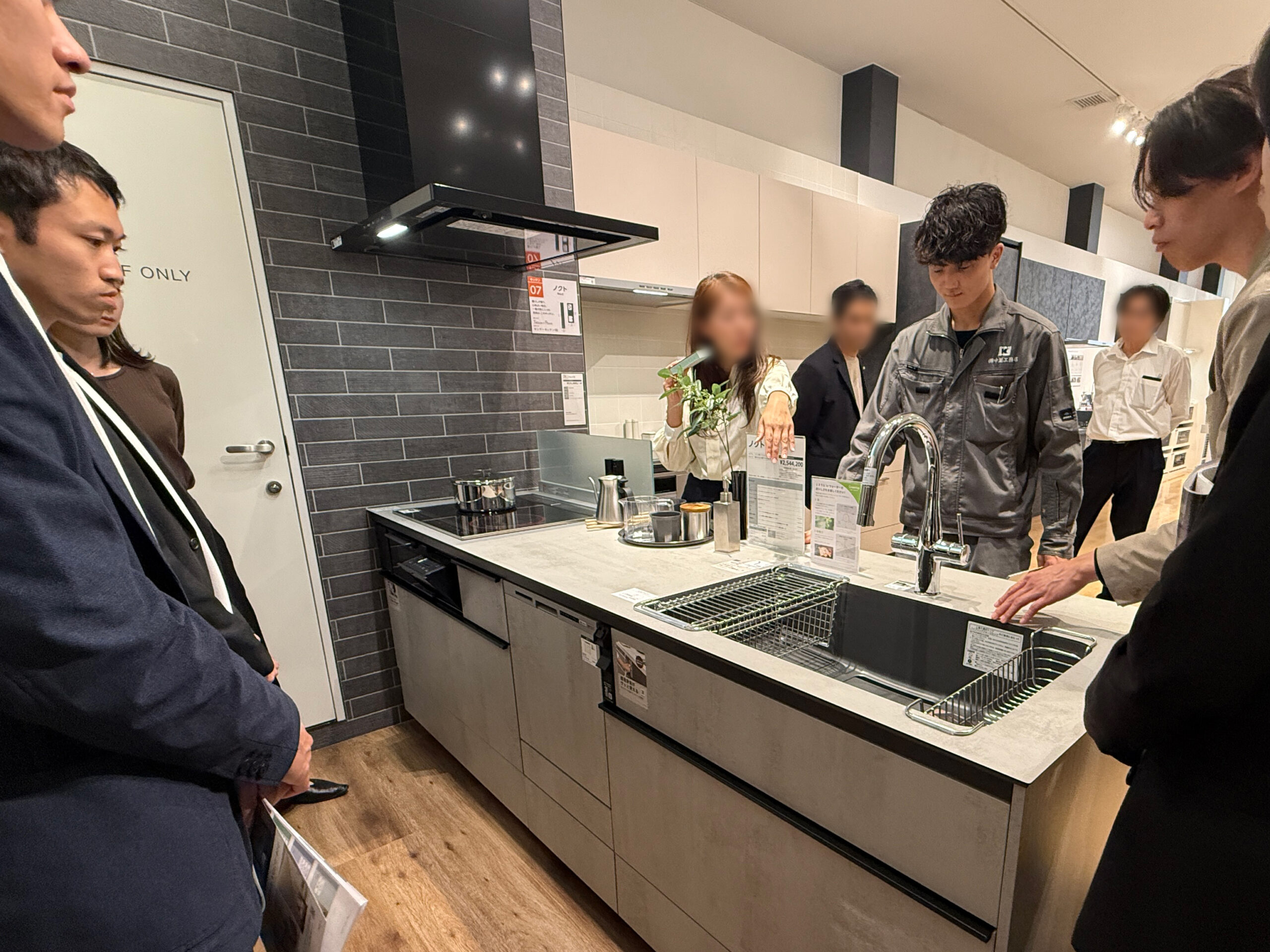 LIXILショールーム研修｜2026年最新設備を体感